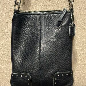 Coach 9760 black pebble leather swing pack crossbody messenger shoulder bag
